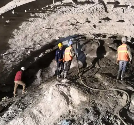延吉拱顶带模注浆料的施工流程及注意事项